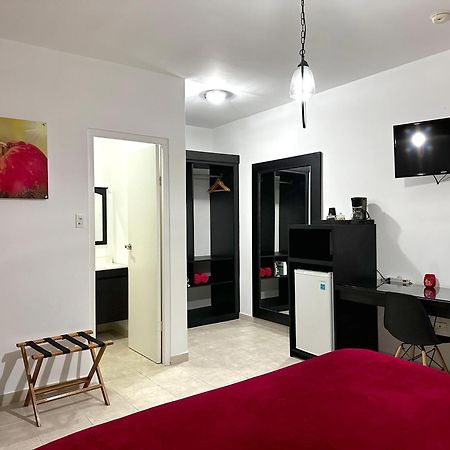 Ladybugs Apartments Palm Beach Bagian luar foto