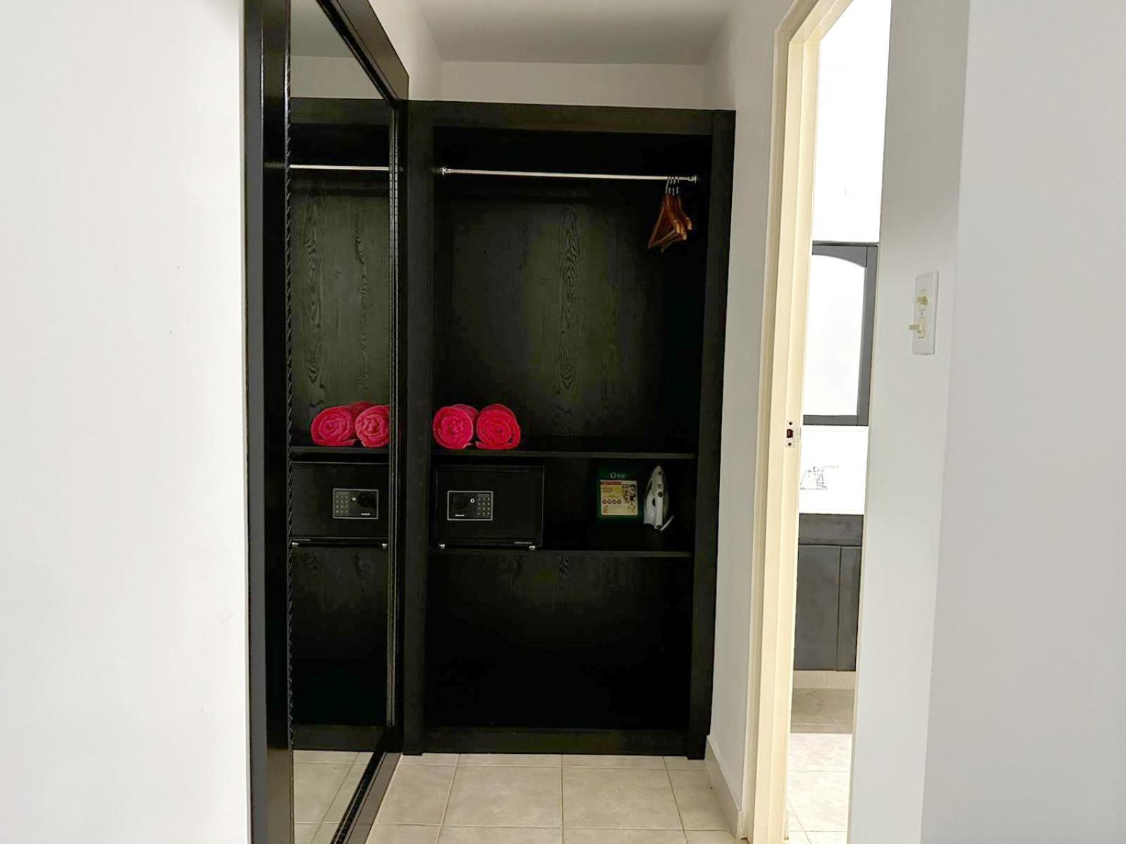 Ladybugs Apartments Palm Beach Bagian luar foto