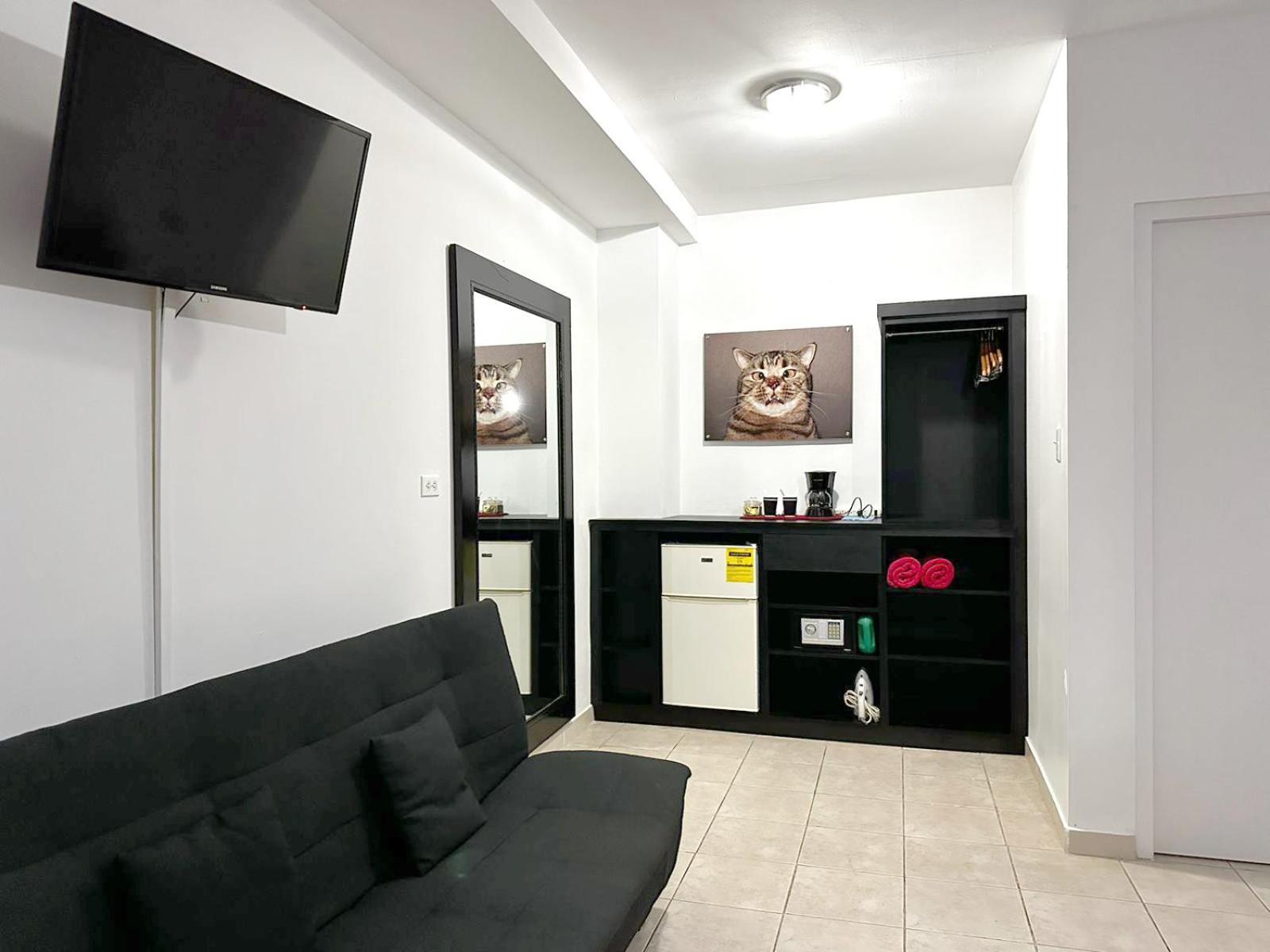Ladybugs Apartments Palm Beach Bagian luar foto