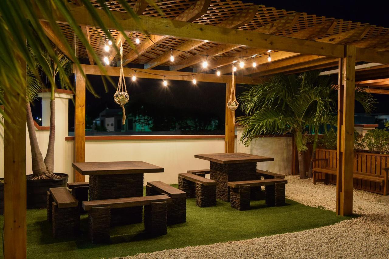 Ladybugs Apartments Palm Beach Bagian luar foto